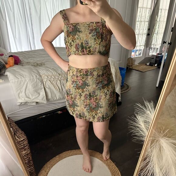 Dolls Kill Sugar Thrillz Women’s Small Two Piece Floral Crop Top and Skirt Set - Picture 4 of 10